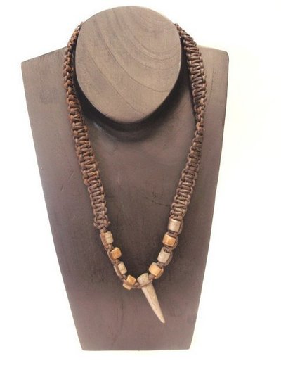 Collar Unisex Fussion cuero colmillo metal UFC 517
