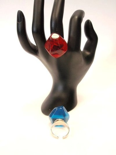 Anillo imitación cristal irregular colores