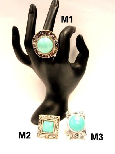 Anillo metal decorado con turquenita 