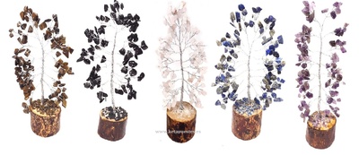 Arbol piedras chip base tronco