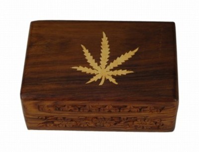 Caja madera decorada hoja mediana