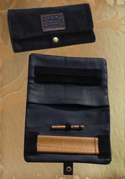 Tabaquera Roll Kavatza Original piel vuelta negro